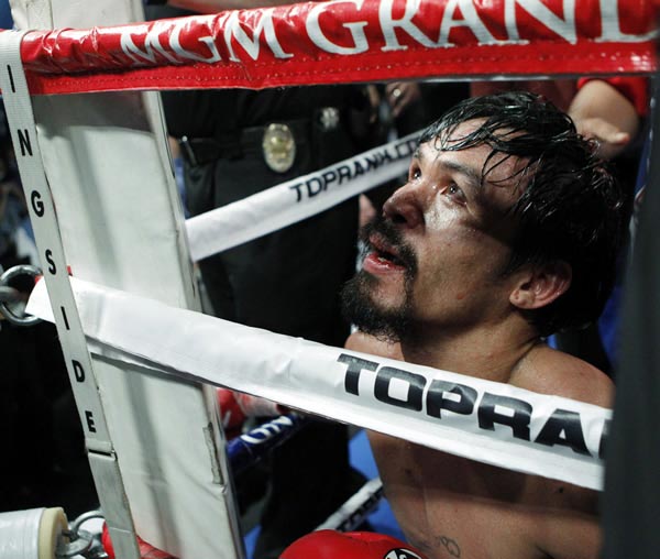 La expresión de Manny Pacquiao al finalizar la pelea 013