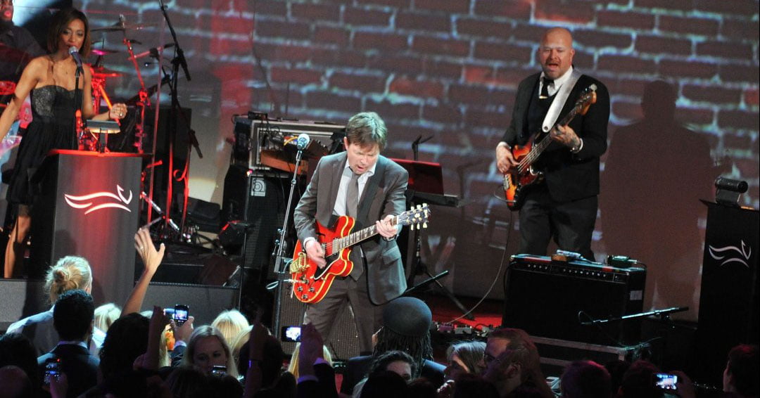 Michael J. Fox tocando "Johnny B. Goode" Michael J. Fox Johnny B