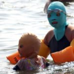 Facekini, la última moda en trajes de baño facekini 1