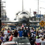 Fotogalería del transbordador Endeavour recorriendo las calles de California shuttle endeavour37