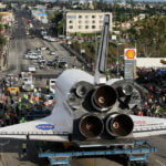 Fotogalería del transbordador Endeavour recorriendo las calles de California shuttle d2 08