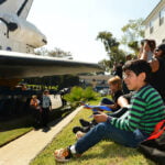 Fotogalería del transbordador Endeavour recorriendo las calles de California shuttle d2 27