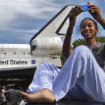 Fotogalería del transbordador Endeavour recorriendo las calles de California shuttle d2 35