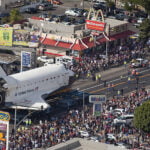 Fotogalería del transbordador Endeavour recorriendo las calles de California shuttle d2 42