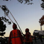 Fotogalería del transbordador Endeavour recorriendo las calles de California shuttle d3 02