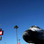 Fotogalería del transbordador Endeavour recorriendo las calles de California shuttle d3 04