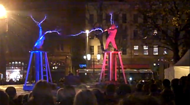 Los videos más vistos de YouTube de la semana tesla coil fight