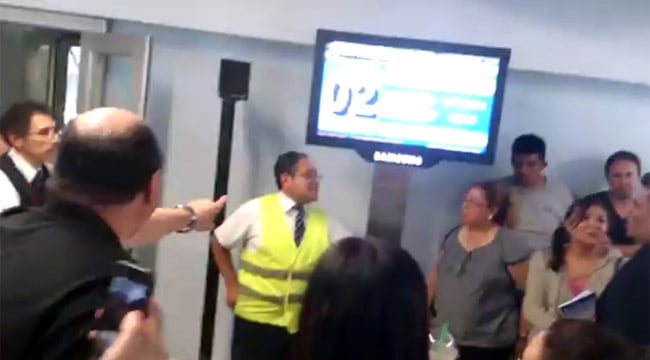 pasajeros contra empleado de vivaaerobus