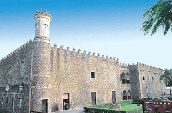 Disfruta de los atractivos turísticos que ofrece Cuernavaca palacio de cortes