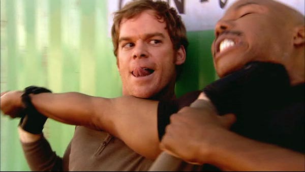 Retrospectiva: Ocho temporadas de Dexter en 4 minutos Dexter_Doakes_fight_007
