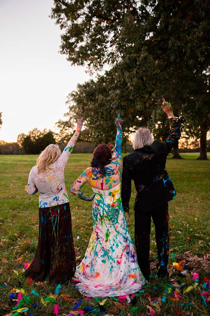 Novia plantada destroza creativamente su vestido Shelby Swink 16