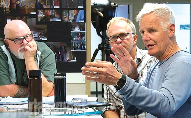 Primeras imágenes de los X-Files 2015 Chris Carter on set of The X Files revival