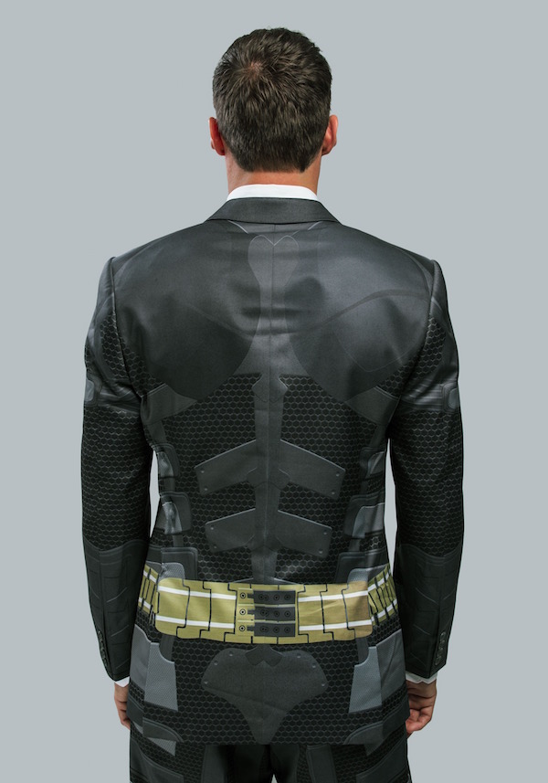 Lanzan lineas de trajes formales de DC Comics y Marvel dark-knight-suit-alter-ego-2