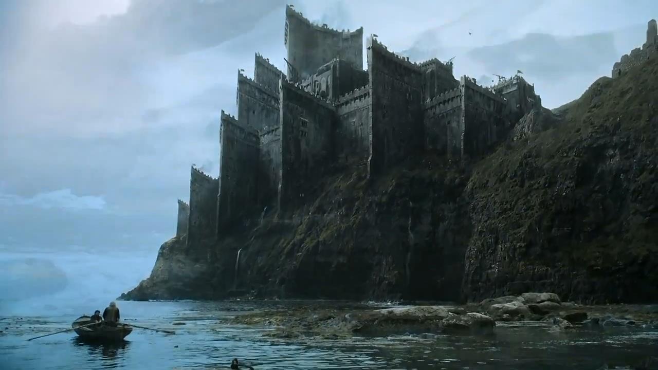 ¿Cuál es el trono en el que se sienta Daenerys en el nuevo avance de Game of Thrones? dragonstone stannis