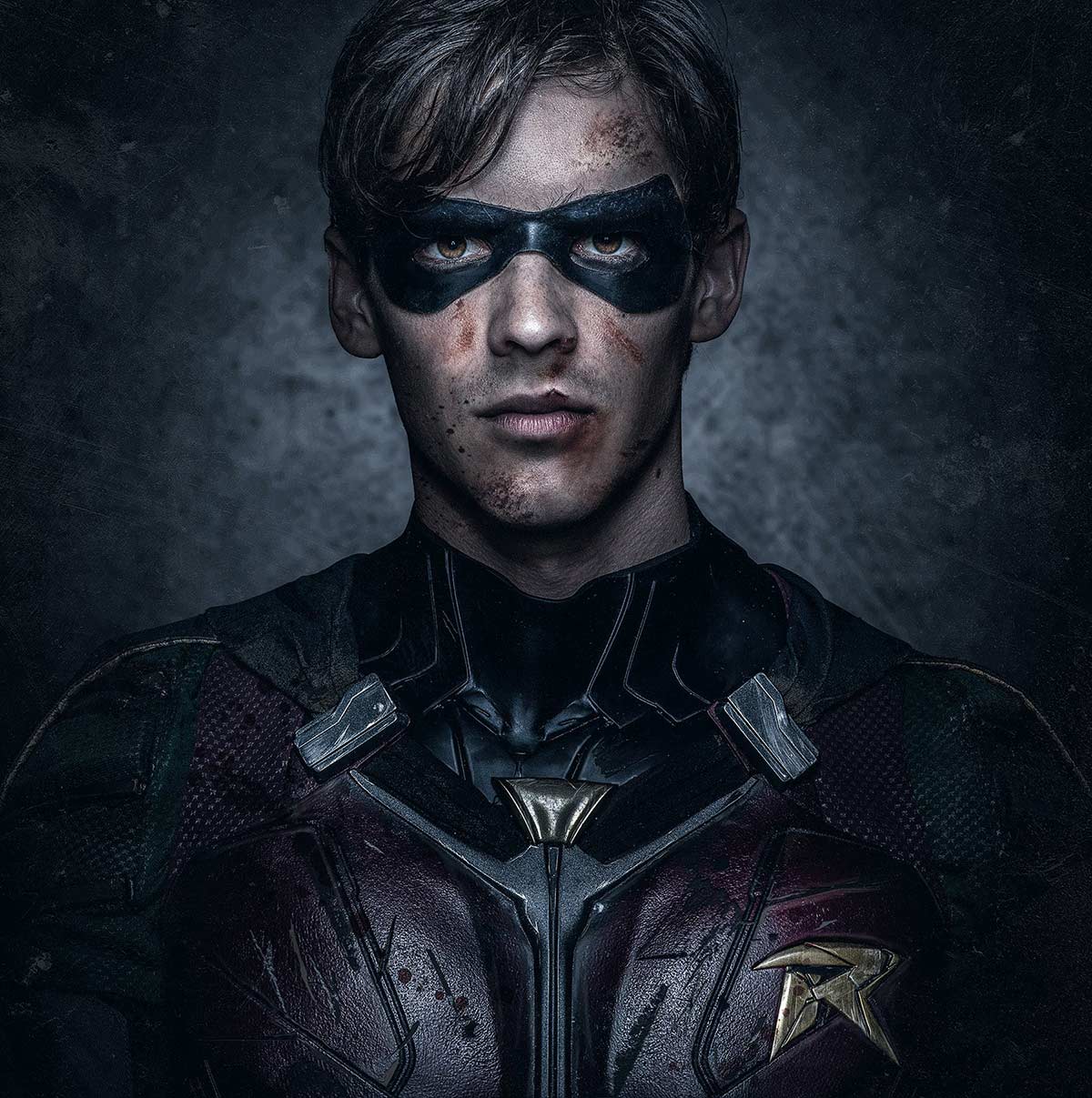 Primeras imágenes de Robin en la serie Titans Brenton Thwaites Close up Robin Bruised