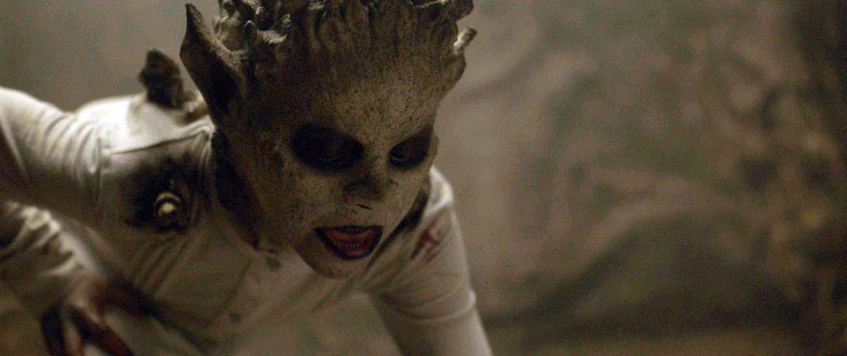 Lo Bueno y lo Malo de 'Espíritus del Bosque' Espiritus en el Bosque Hollow Child