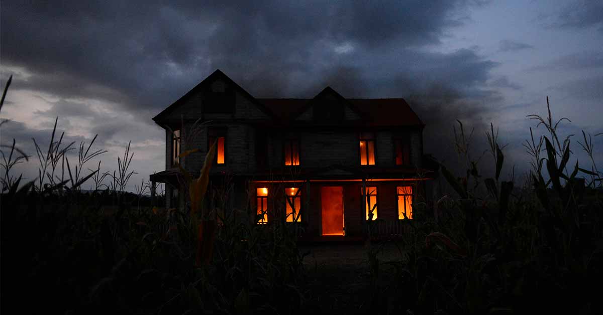 Reseña de EN LA OSCURIDAD de Padraig Reynolds En La Oscuridad Terror