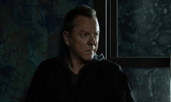 Rabbit Hole - Kiefer Sutherland como John Weir