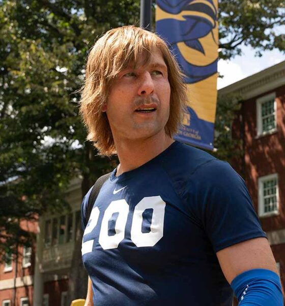 Chad-Powers Glen Powell